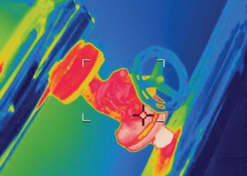 EN ISO 12241:2008 suggests that, depending on the exact location, a single uninsulated flange can yield heat loss equivalent to between 3 and 5 m of insulated straight pipe. That’s an increase in energy loss of at least 300% and potentially as much as 500%.